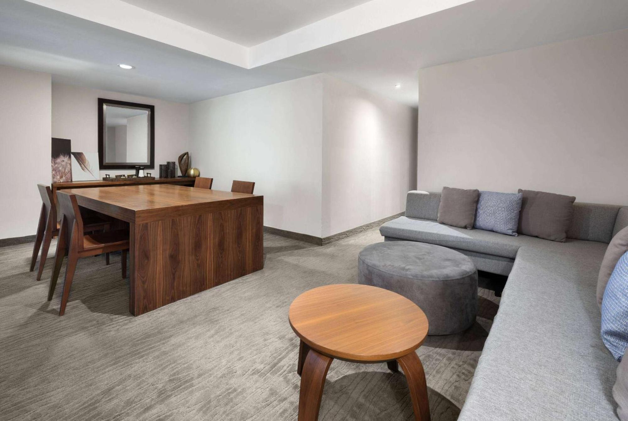 Wyndham Monterrey Ambassador Centro Hotel Ngoại thất bức ảnh